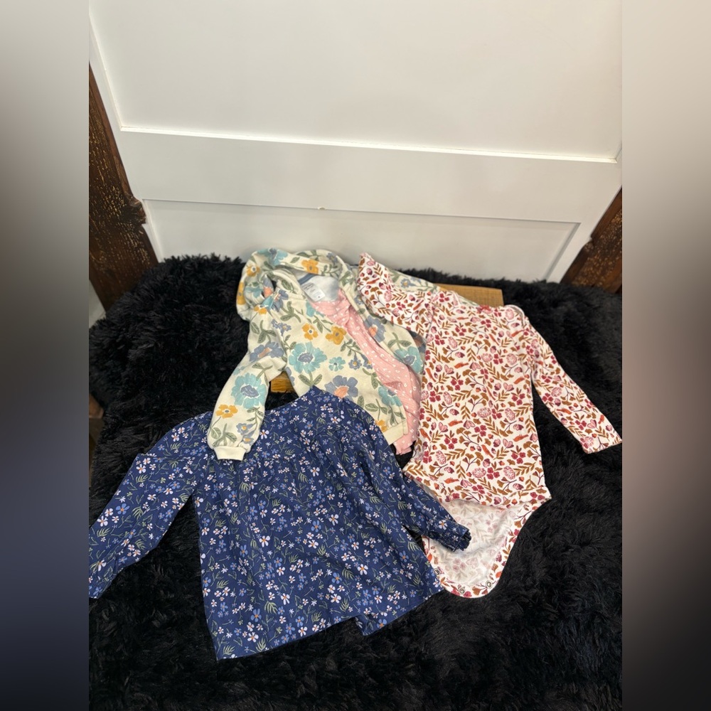 🌸 Carter’s Baby Girl 4-Piece Floral Outfit Lot | 12 Months